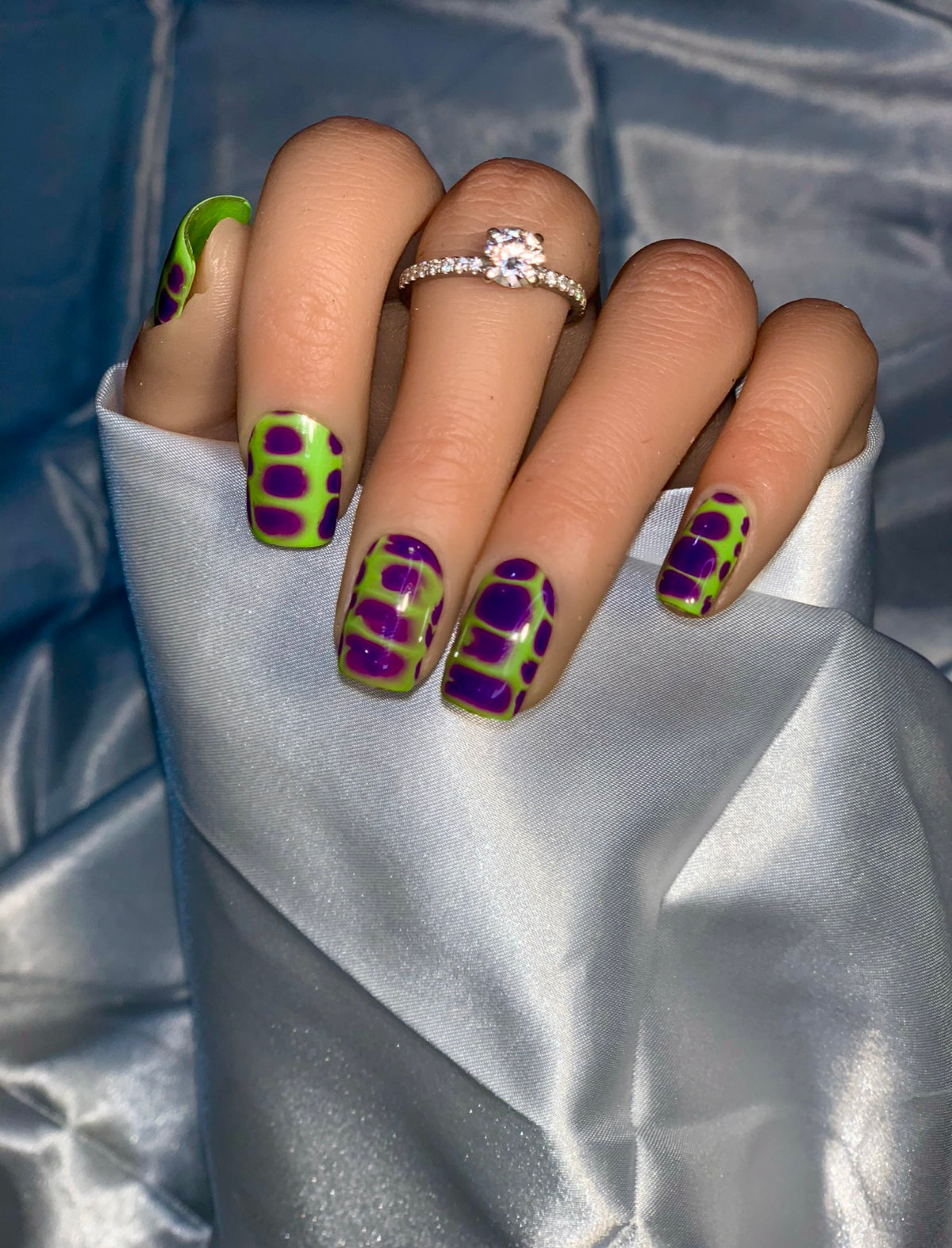 Neon Venom Grid Press-On Nails